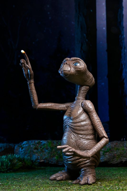 NECA 40th Anniversary Ultimate E.T. (substandard packaging)