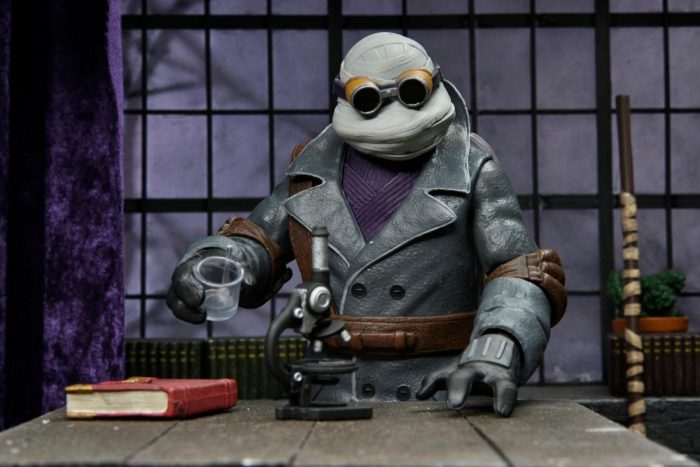 Neca - Universal Monsters x Teenage Mutant Ninja Turtles - Ultimate Donatello as The Invisible Man