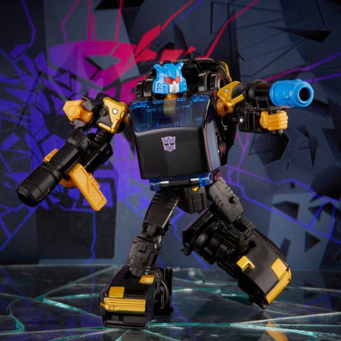 Transformers Generations Shattered Glass Collection Deluxe Class Autobot Goldbug (Sub-Par Packaging)