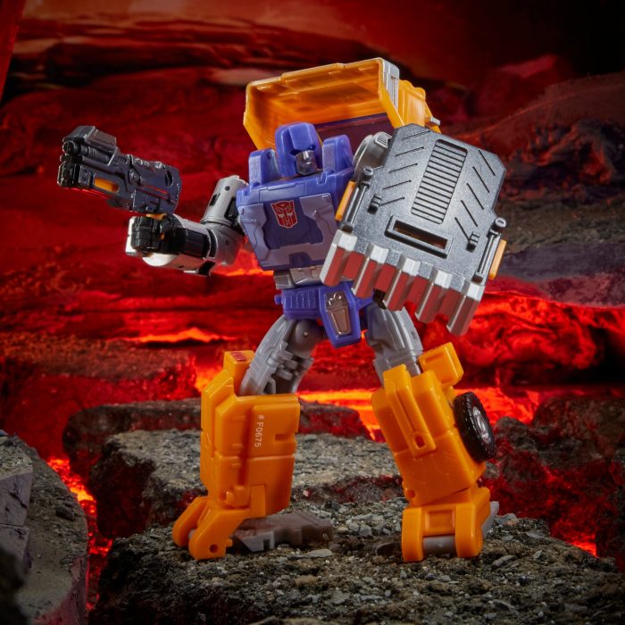 Transformers Toys Generations War for Cybertron: Kingdom Deluxe WFC-K16 Huffer