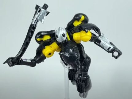 Transformers WFC K DELUXE SHADOW PANTHER